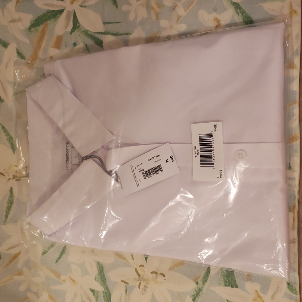 Liz Claiborne women's white Short Sleeve button down shirt XL